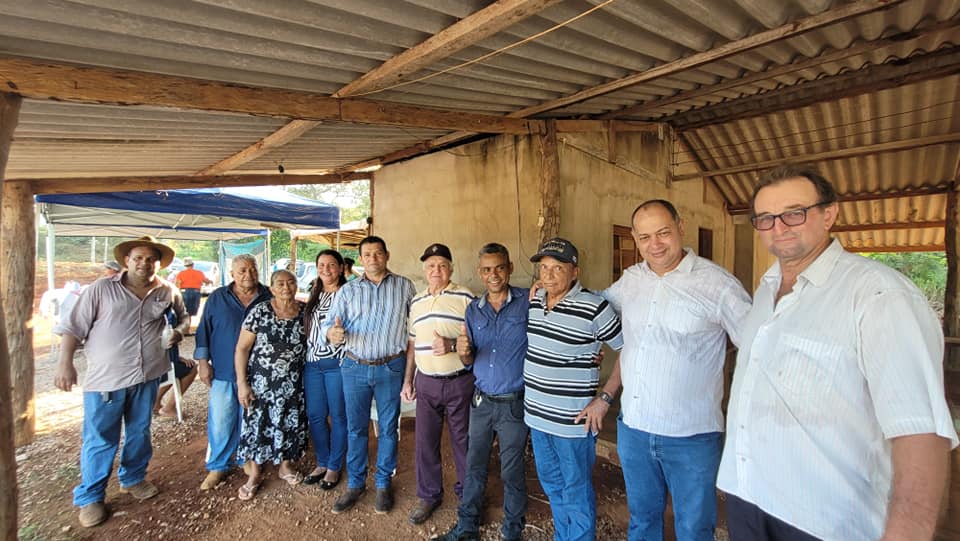 Entrega dos kits no P.A Santa Elina em Nova Lacerda-MT